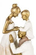 FIGURKA RODZINA MIŁOŚĆ OCZEKIWANIE PREZENT 24x14CM