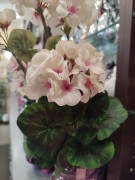 PELARGONIA sztuczne kwiaty BUKIET gałązka 46 cm BIAŁO-RÓŻOWA