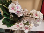 PELARGONIA sztuczne kwiaty BUKIET gałązka 46 cm BIAŁO-RÓŻOWA