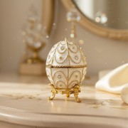 Ekskluzywna Szkatułka Jajo Fabergé Metalowa z Kryształkami 5,5 × 6,5 cm